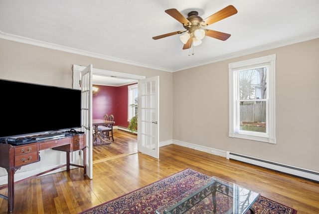 12 Savery Ave, Plymouth, MA 02360