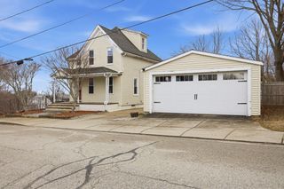 12 Savery Ave, Plymouth, MA 02360