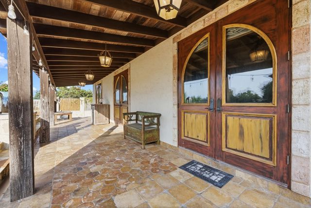277 N Majestic Ridge N, Comfort, TX 78013