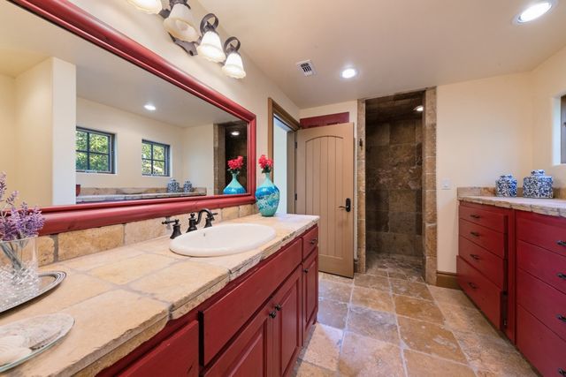 277 N Majestic Ridge N, Comfort, TX 78013