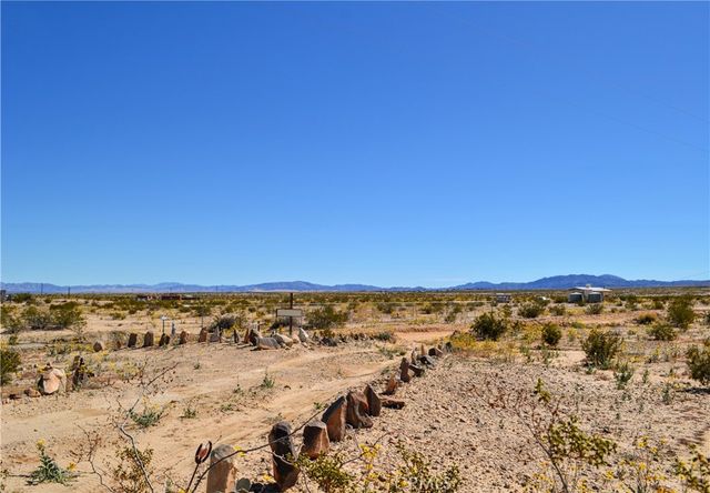 4040 Peter Rabbit, 29 Palms, CA 92277