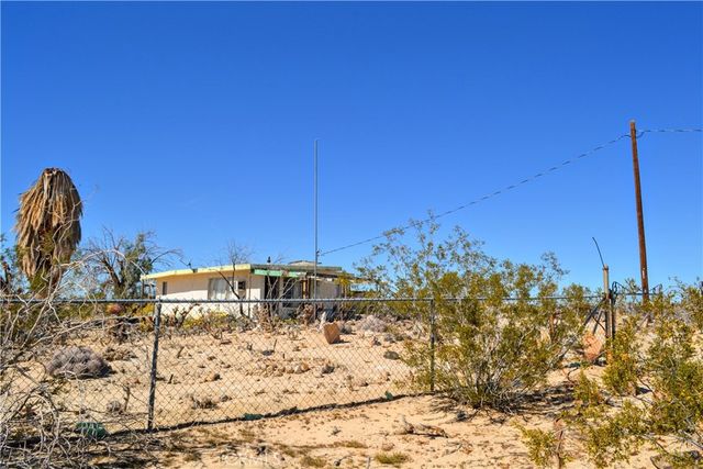 4040 Peter Rabbit, 29 Palms, CA 92277