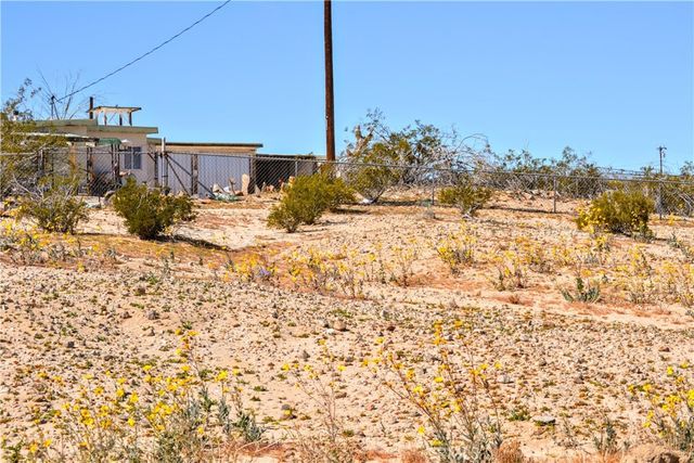 4040 Peter Rabbit, 29 Palms, CA 92277