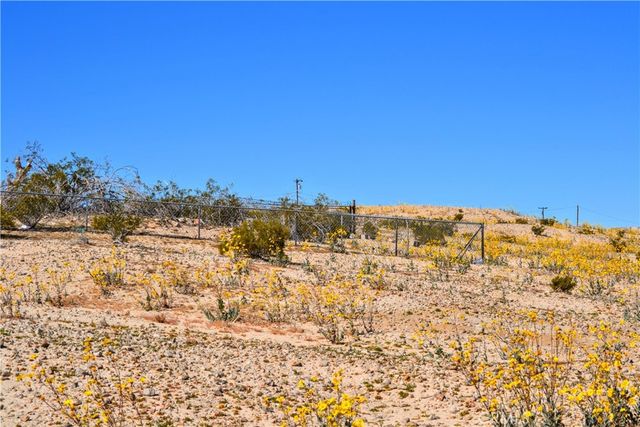 4040 Peter Rabbit, 29 Palms, CA 92277