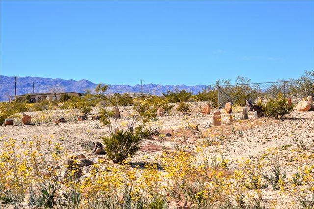 4040 Peter Rabbit, 29 Palms, CA 92277