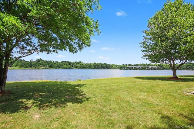 45 Kensington Way, Middletown, NY 10940