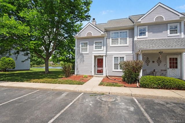45 Kensington Way, Middletown, NY 10940