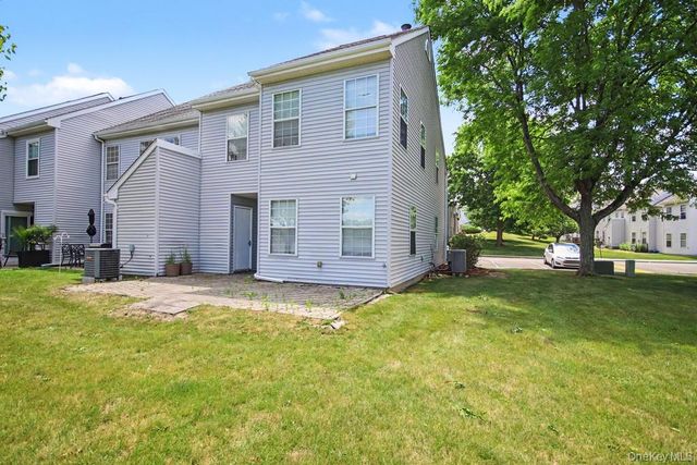45 Kensington Way, Middletown, NY 10940