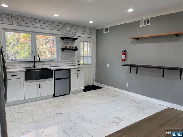 20 Wareham Road, Dumont, NJ 07628