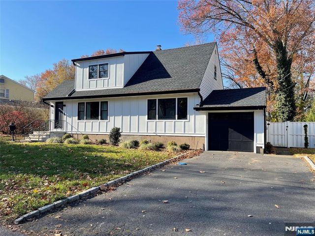 20 Wareham Road, Dumont, NJ 07628