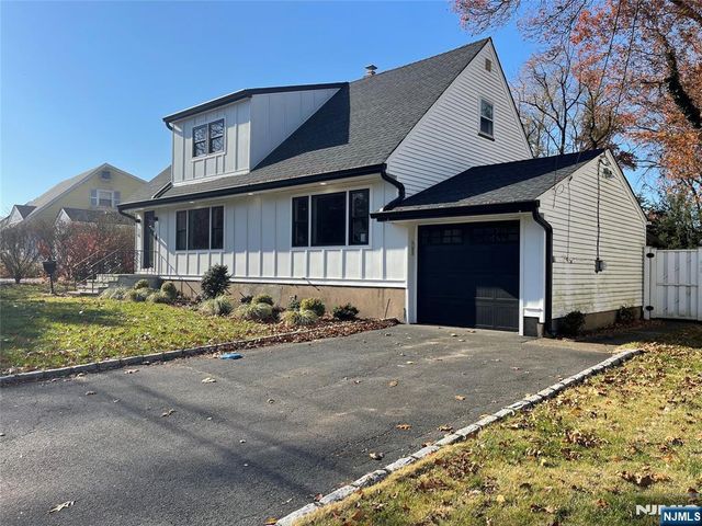 20 Wareham Road, Dumont, NJ 07628