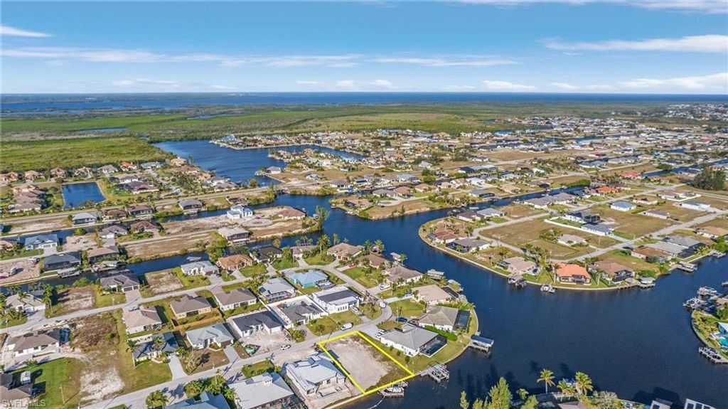 907 NW 38th AVE, CAPE CORAL, FL 33993 — photo 2
