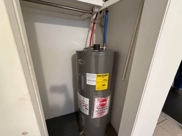 1007 S Lincoln Park Drive, Evansville, IN 47714