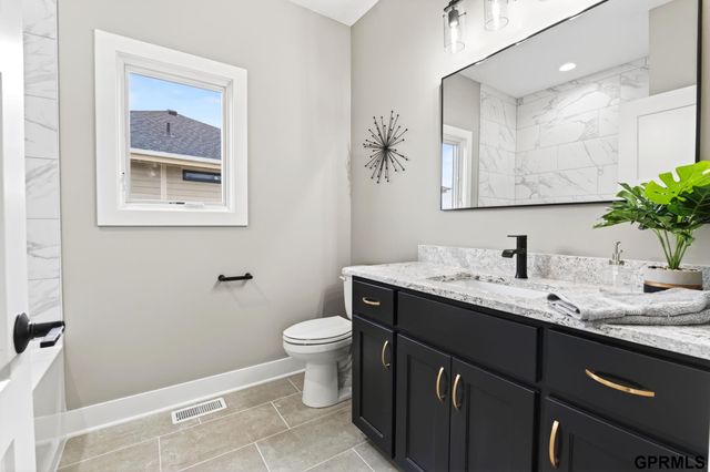 18309 Acorn Drive, Gretna, NE 68028