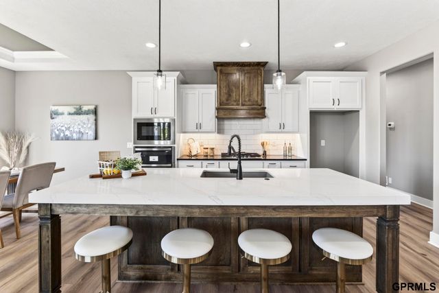 18309 Acorn Drive, Gretna, NE 68028