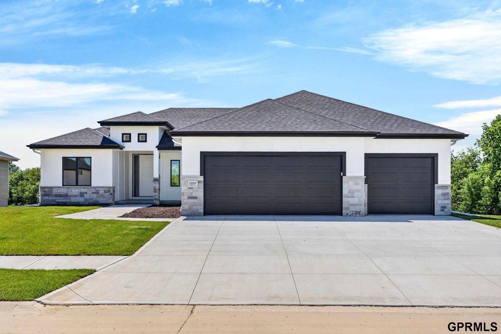 18309 Acorn Drive, Gretna, NE 68028