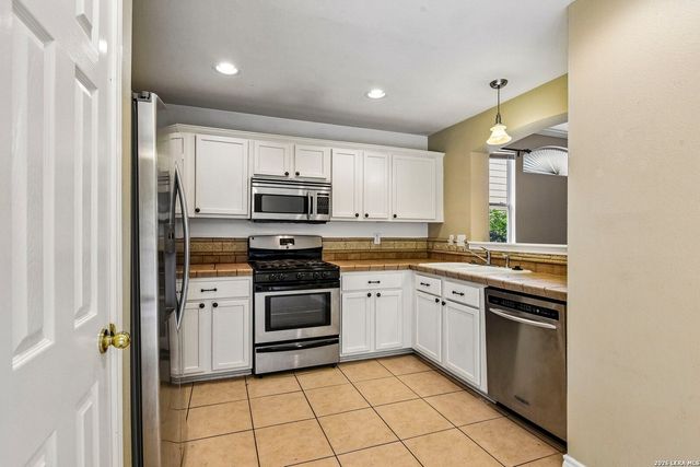 6106 WEXFORD BRK, San Antonio, TX 78240