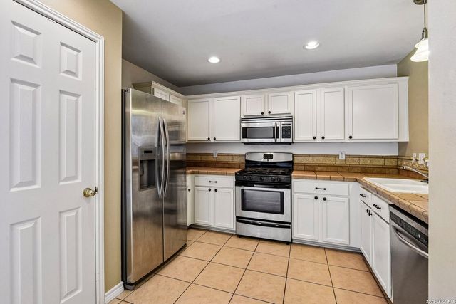 6106 WEXFORD BRK, San Antonio, TX 78240