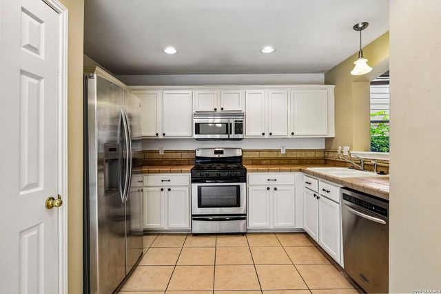 6106 WEXFORD BRK, San Antonio, TX 78240