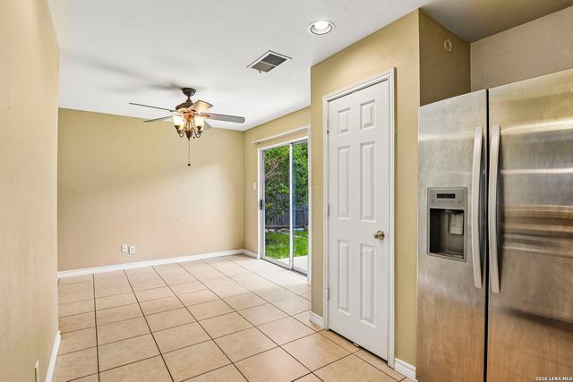 6106 WEXFORD BRK, San Antonio, TX 78240