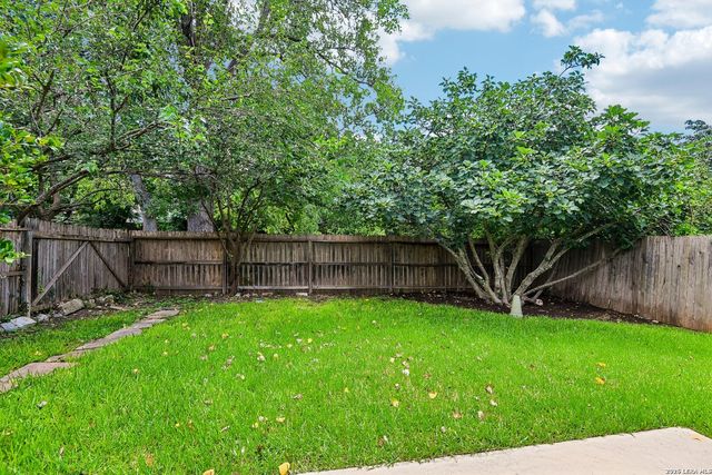 6106 WEXFORD BRK, San Antonio, TX 78240