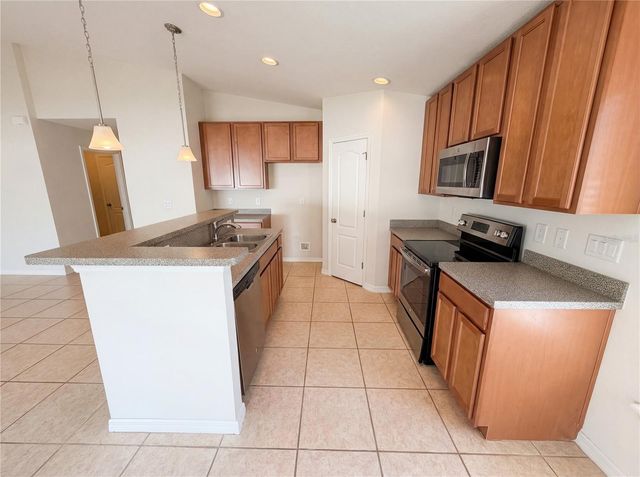 11212 CARRICK STONE STREET, Wimauma, FL 33598