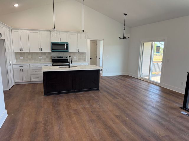 137 E Poplar Cir, Goddard, KS 67052