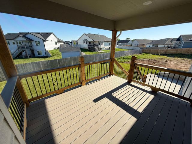 137 E Poplar Cir, Goddard, KS 67052