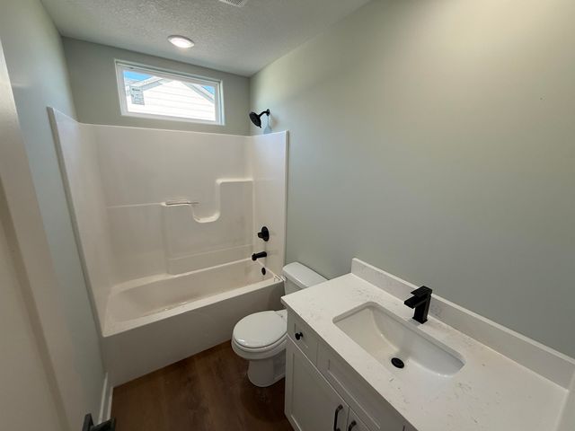 137 E Poplar Cir, Goddard, KS 67052