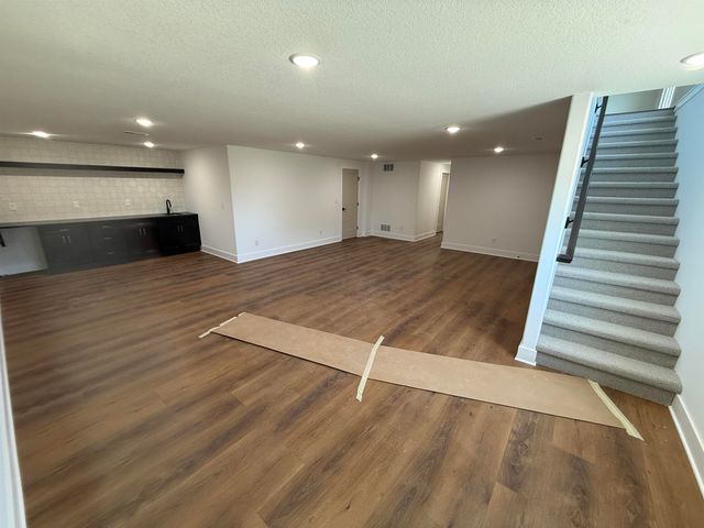 137 E Poplar Cir, Goddard, KS 67052