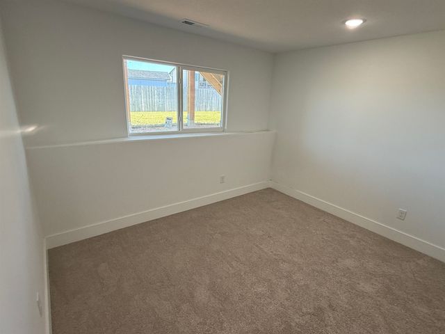 137 E Poplar Cir, Goddard, KS 67052