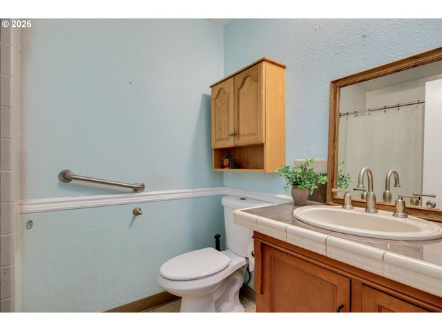 23680 S BARLOW Rd, Canby, OR 97013