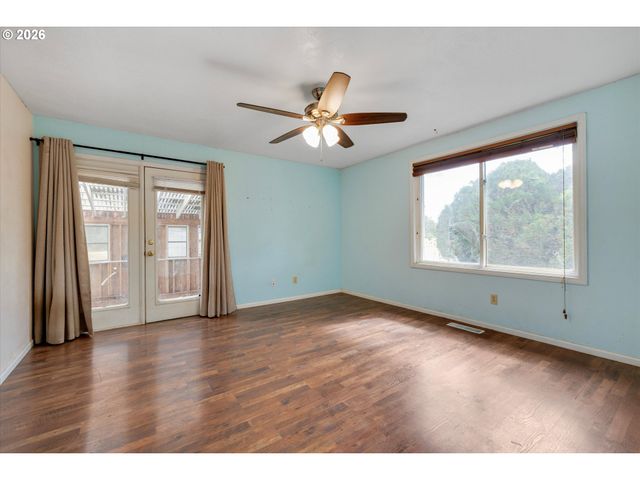 23680 S BARLOW Rd, Canby, OR 97013