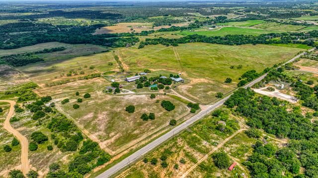 8601 Star Hollow Road, Lipan, TX 76462
