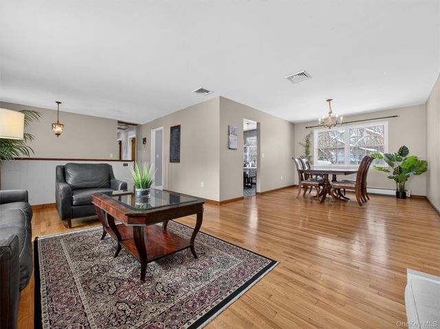 36 E Mayer Drive, Suffern, NY 10901