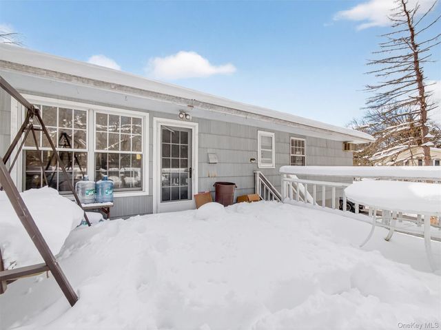 36 E Mayer Drive, Suffern, NY 10901