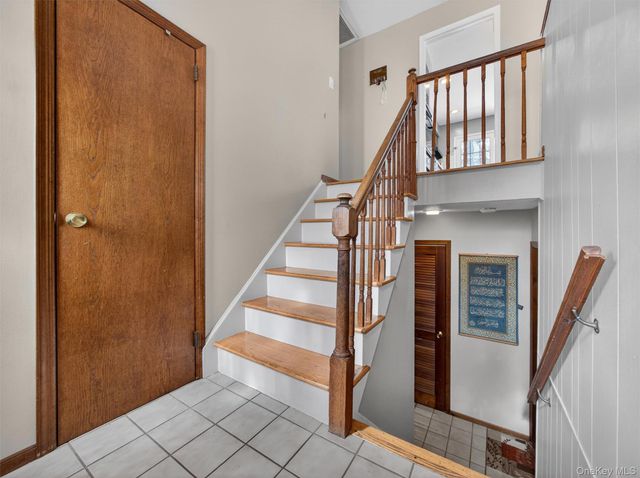 36 E Mayer Drive, Suffern, NY 10901