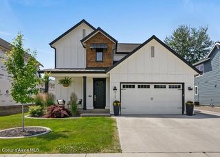 9137 N Raintree Ln, Hayden, ID 83835