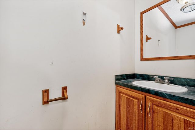 506 E Main Street, Chalmers, IN 47929