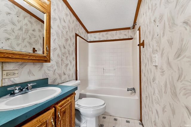 506 E Main Street, Chalmers, IN 47929