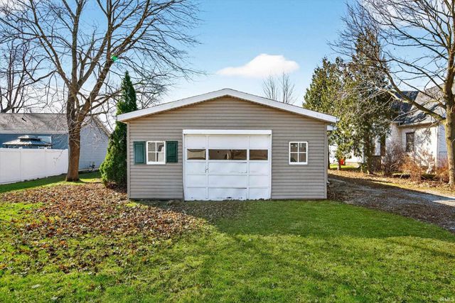 506 E Main Street, Chalmers, IN 47929