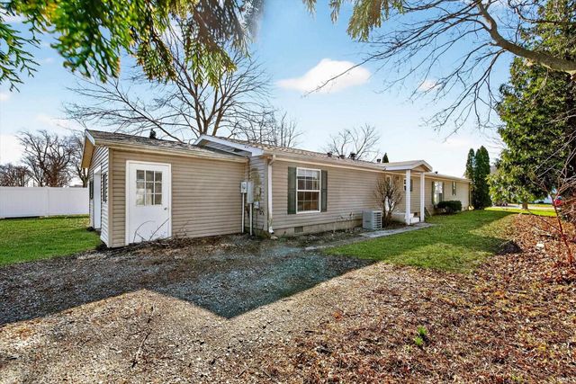 506 E Main Street, Chalmers, IN 47929