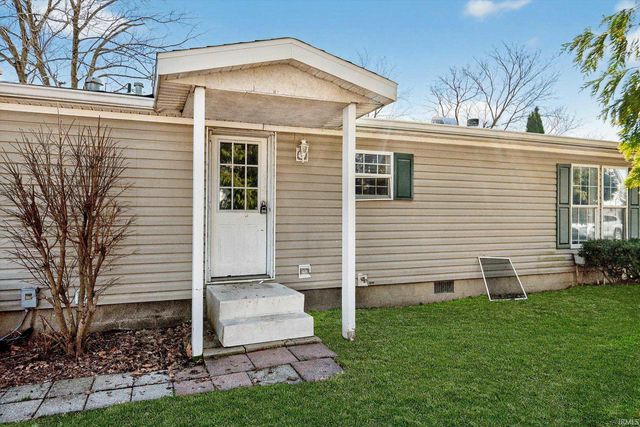 506 E Main Street, Chalmers, IN 47929