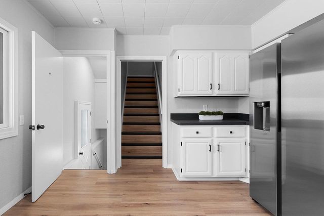 907 W OKLAHOMA STREET, Appleton, WI 54914