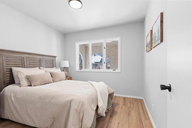 907 W OKLAHOMA STREET, Appleton, WI 54914