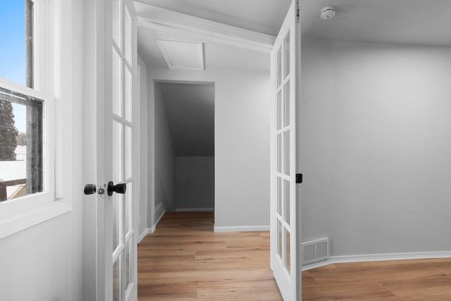 907 W OKLAHOMA STREET, Appleton, WI 54914