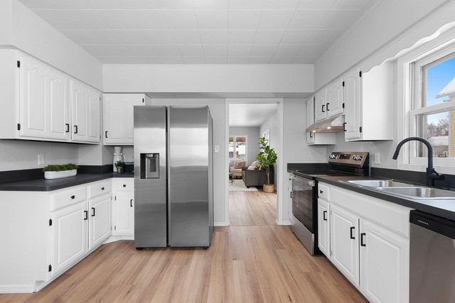 907 W OKLAHOMA STREET, Appleton, WI 54914