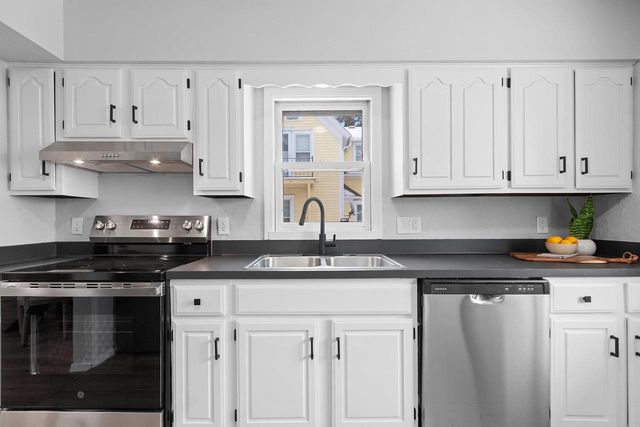 907 W OKLAHOMA STREET, Appleton, WI 54914