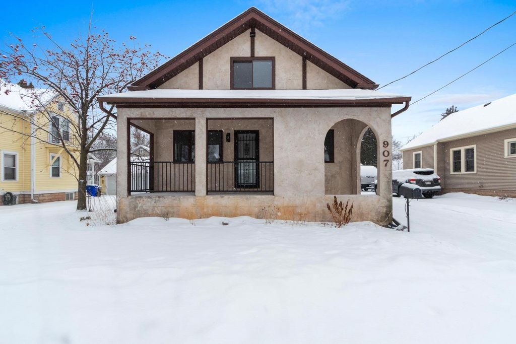 907 W OKLAHOMA STREET, Appleton, WI 54914