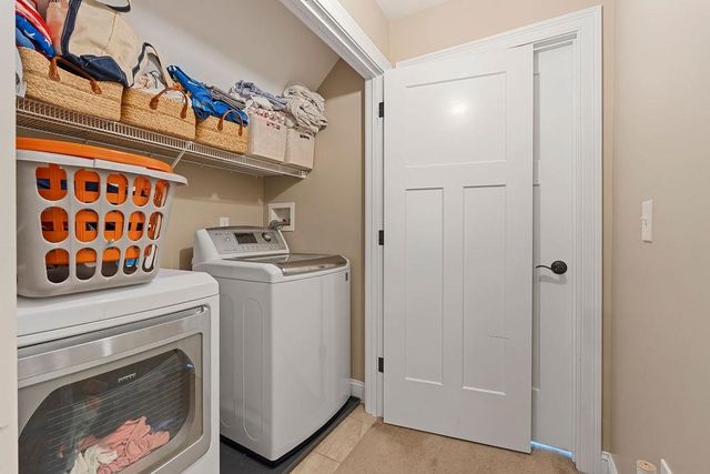 42 DC Drive, Eliot, ME 03903